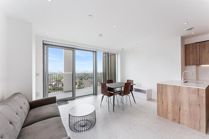 1 Bedroom Apartment To Rent In Jacquard Point, The Silk District, E1
