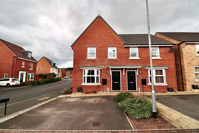 3 Bedroom Semi-Detached House To Rent In Warrior Close, Pocklington, York, YO42