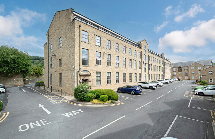 2 Bedroom Apartment For Sale In Wood Street, Bingley, BD16