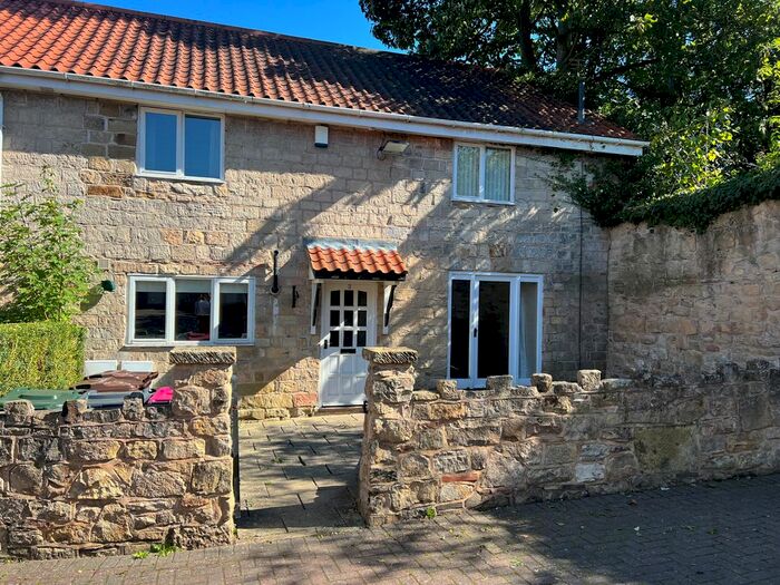 3 Bedroom Semi-Detached House To Rent In Medlock Court, Dinnington, Sheffield, S25