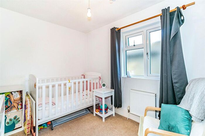 2 Bedroom End Of Terrace House For Sale In Kings Road, Kingston Upon Thames, KT2 - Photo 8