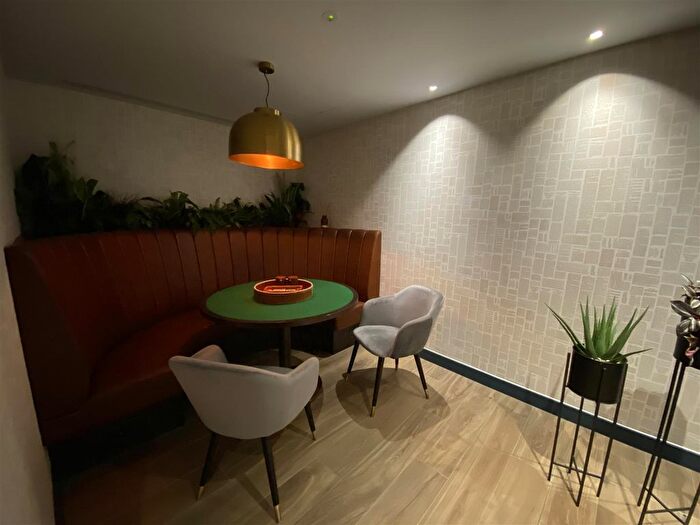 2 Bedroom Flat For Sale In Clarendon Court, The Denizen, Golden Lane, London, EC1Y