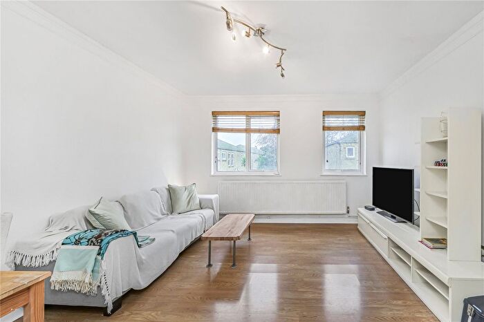 1 Bedroom Flat For Sale In Hickmore Walk, London, SW4