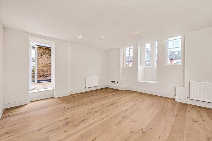 2 Bedroom Flat To Rent In Allfarthing Lane, London, SW18