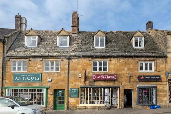 4 Bedroom Flat To Rent In High Street, Moreton-In-Marsh, GL56