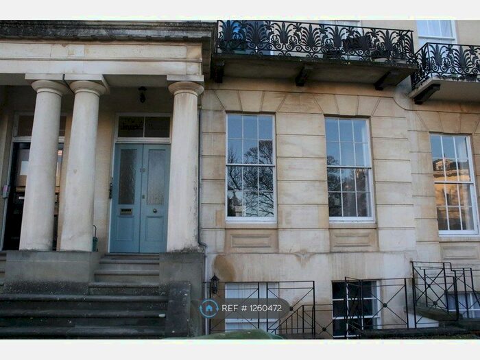 3 Bedroom Flat To Rent In Jesmond House, Cheltenham GL50