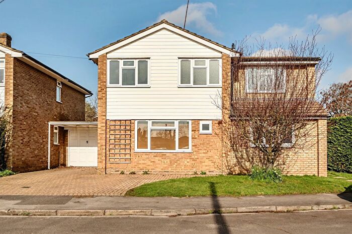 4 Bedroom Detached House For Sale In Aldebury Road, Maidenhead, SL6