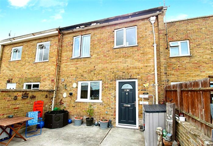 2 Bedroom Apartment For Sale In High Street, Westbury, BA13