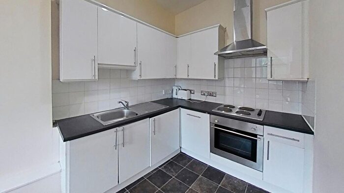 3 Bedroom Flat To Rent In Madeira Street, Edinburgh, EH6