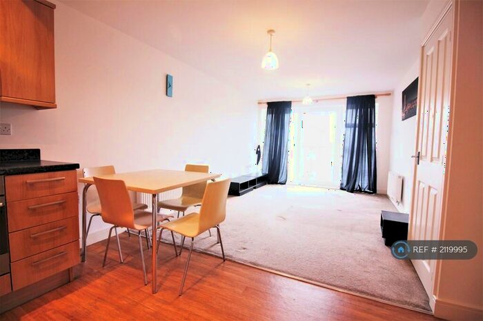 2 Bedroom Flat To Rent In Bircham Road, Southend-On-Sea, SS2