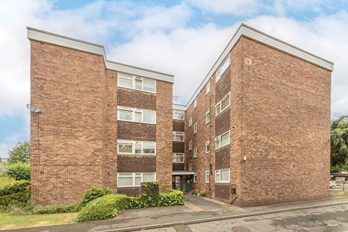 2 Bedroom Flat To Rent In Wimbledon Park Road, London, SW18