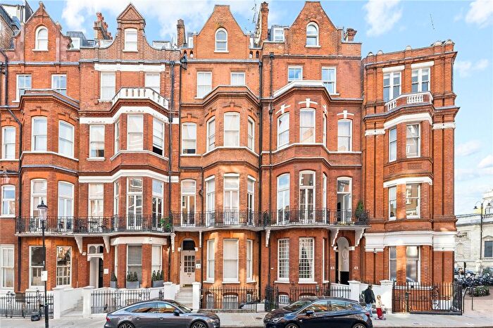 2 Bedroom Flat For Sale In Egerton Gardens, London, SW3