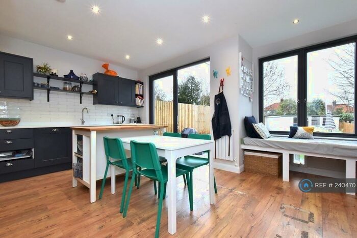 3 Bedroom Terraced House To Rent In Bankhurst Road, London, SE6