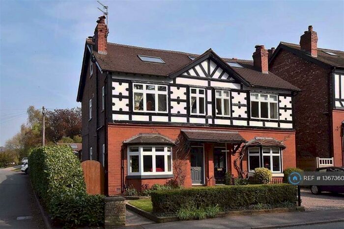 4 Bedroom Semi-Detached House To Rent In Macclesfield Road, Prestbury, Macclesfield, SK10
