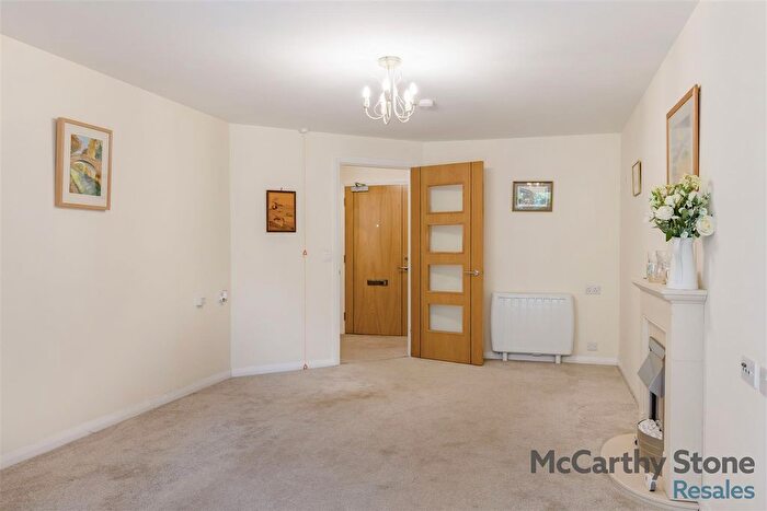 1 Bedroom Flat For Sale In Dutton Court, Station Approach, Off Station Road, Cheadle Hulme, SK8