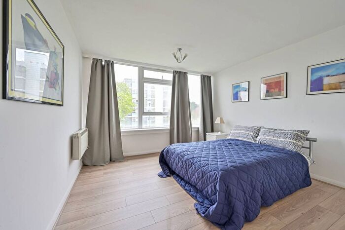 2 Bedroom Flat To Rent In Keswick Road, Putney, London, SW15
