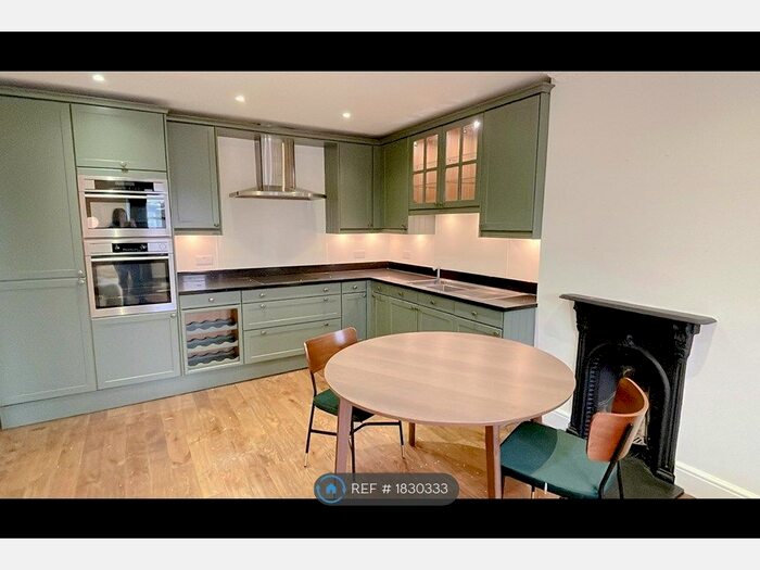 2 Bedroom Flat To Rent In Sinclair Road, London, W14
