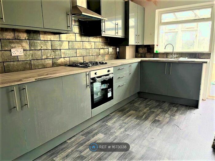 3 Bedroom Bungalow To Rent In Ainsdale Road, Leicester, LE3