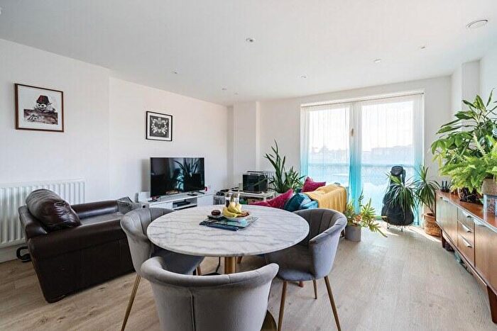 2 Bedroom Flat For Sale In Hops House, Walthamstow, London, E17