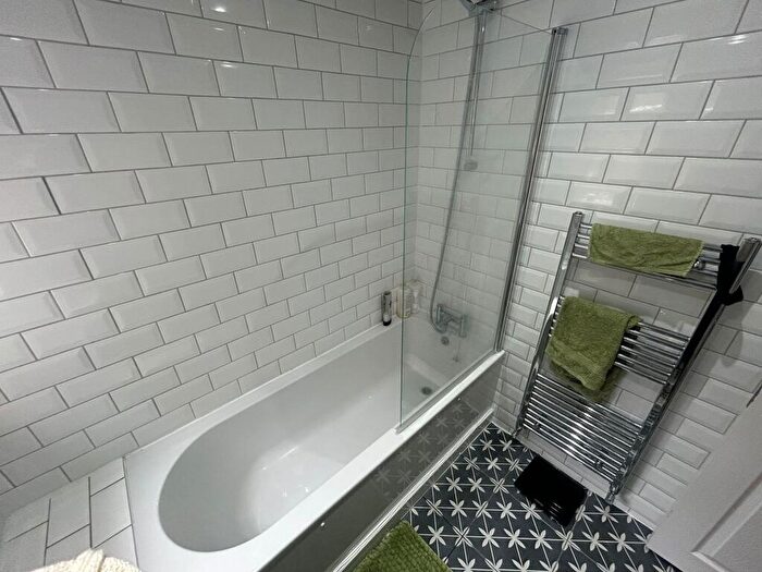 2 Bedroom House To Rent In Hutton Terrace, Newcastle Upon Tyne, NE2