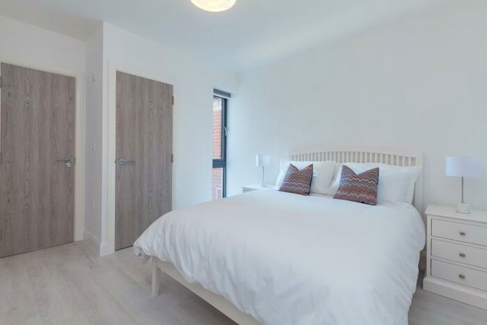 1 Bedroom House To Rent In High Street Kidlington, OX5