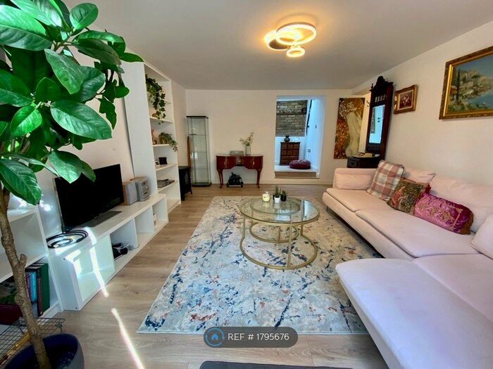 1 Bedroom Flat To Rent In Shepperton Road, London, N1