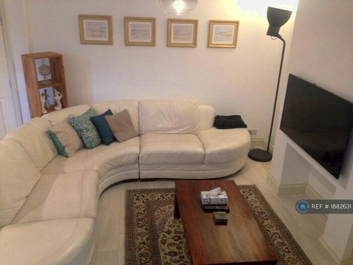 4 Bedroom Semi-Detached House To Rent In Severn Street, Lincoln, LN1