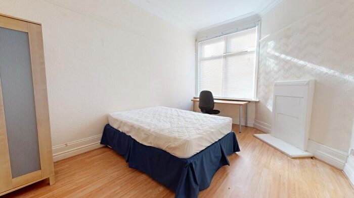 7 Bedroom Property To Rent In Headingley Avenue, Headingley, Leeds, LS6