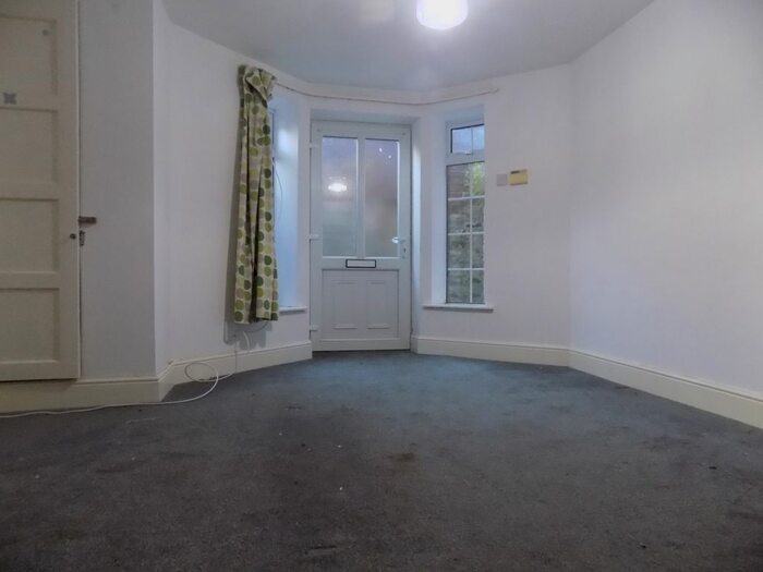 1 Bedroom Flat To Rent In Buxton Road, Luton, Bedfordshire, LU1
