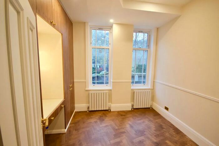 3 Bedroom Flat To Rent In Connaught Street, Bayswater, W2