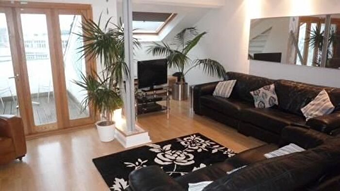 2 Bedroom Flat To Rent In Merchants House, North Street, Leeds, LS2