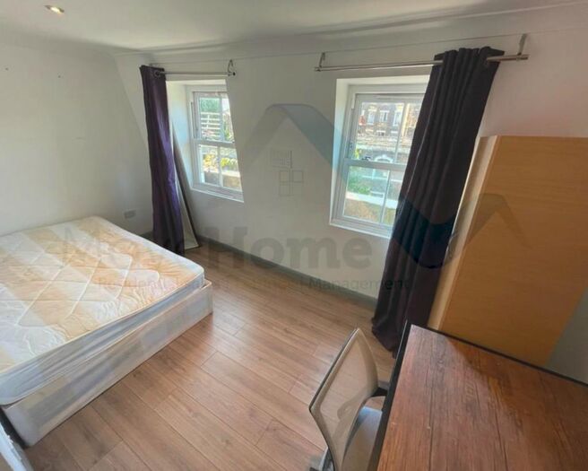 4 Bedroom Maisonette To Rent In King's Cross Road, Kings Cross, WC1X