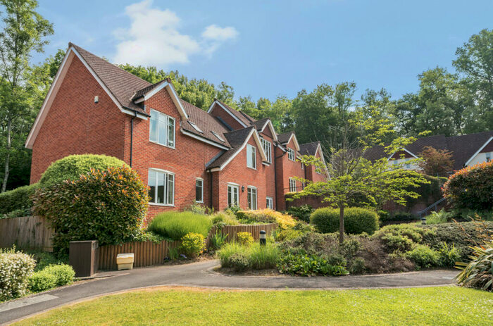 2 Bedroom Apartment For Sale In Salisbury Road, Sherfield English, Romsey, Hampshire, SO51