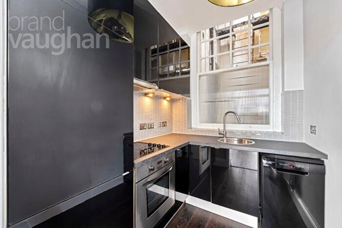1 Bedroom Flat For Sale In Devonshire Place, Brighton, East Sussex, BN2