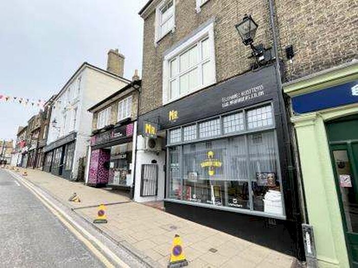 Houses for sale & to rent in CB7 4BE, Broad Street, Ely East Ely