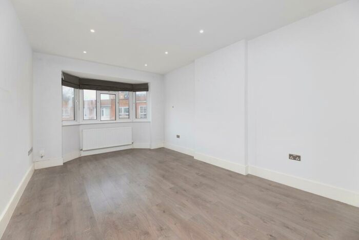 2 Bedroom Apartment To Rent In Tufnell Park Road, London, N7