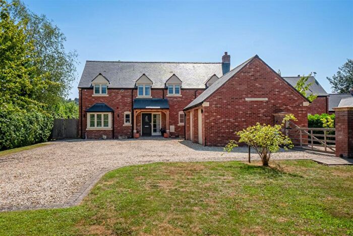4 Bedroom Detached House For Sale In Vine Court, Mickleton, GL55
