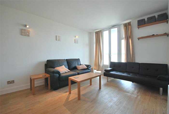 1 Bedroom Flat To Rent In Park East Building, Bow Quarter, E3
