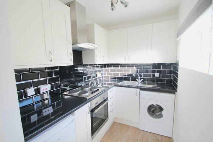 Studio To Rent In Lowdell Close, West Drayton, UB7