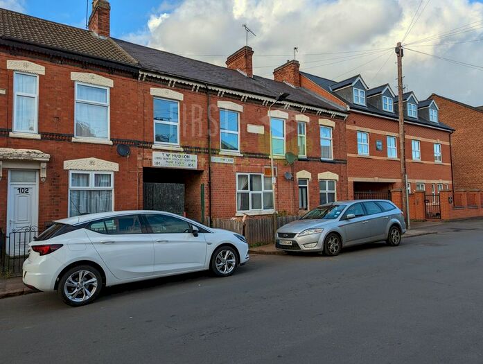 2 Bedroom Flat To Rent In Knighton Lane, Leicester, LE2