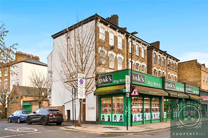 2 Bedroom Apartment For Sale In Stroud Green Road, Finsbury Park, London, N4