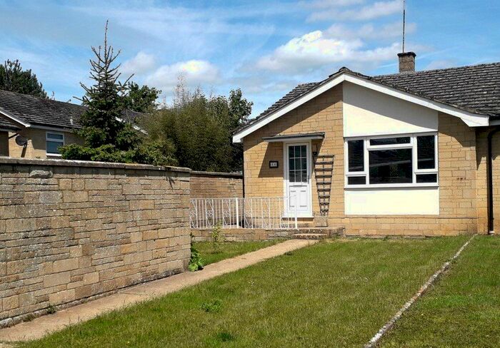 2 Bedroom Property To Rent In The Green, Charlbury, Chipping Norton, OX7