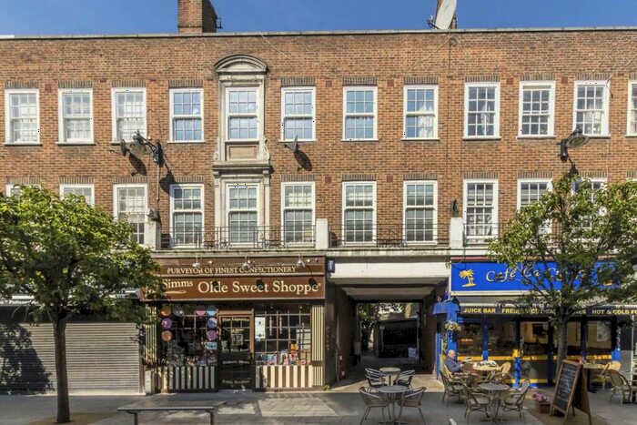 3 Bedroom Flat To Rent In Castle Street, Kingston Upon Thames, KT1