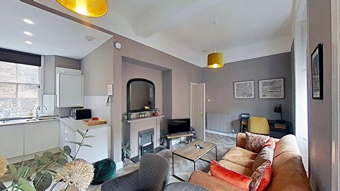 1 Bedroom Flat To Rent In St. Giles Street, Edinburgh, Midlothian, EH1