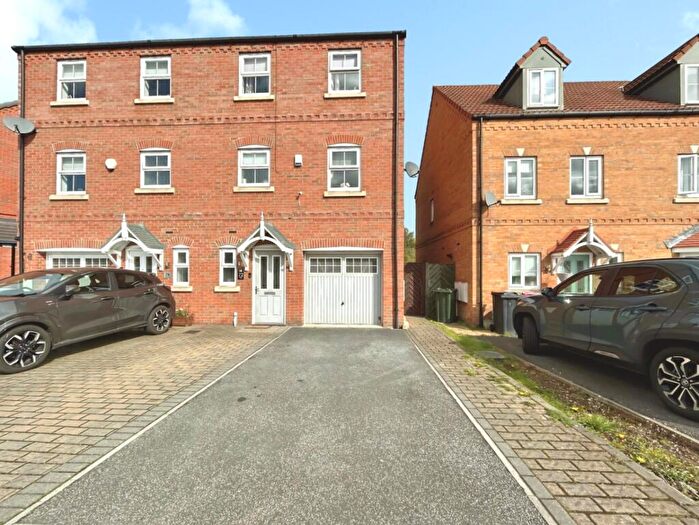 4 Bedroom Semi Detached House For Sale In Skylark View, Wath-Upon_Dearne, Rotherham, S63