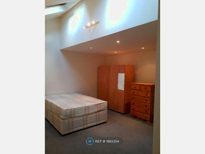 2 Bedroom Flat To Rent In Essex Road, London Islington, N1