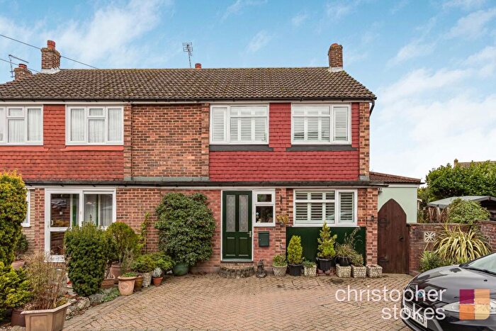 3 Bedroom Semi Detached House For Sale In The Mount, Cheshunt, Hertfordshire, EN7