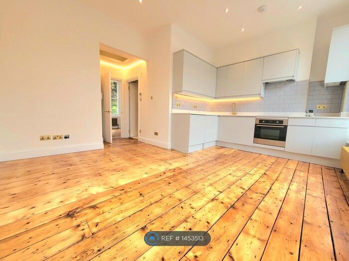 1 Bedroom Flat To Rent In Newington Green Road, London, N1