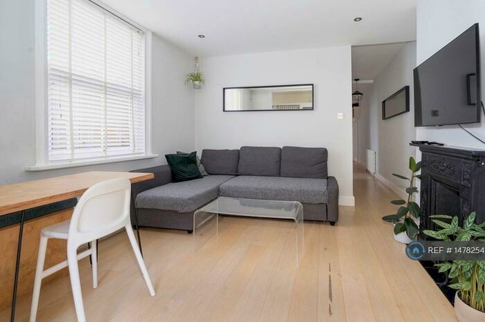 2 Bedroom Flat To Rent In Warner Road, London, E17