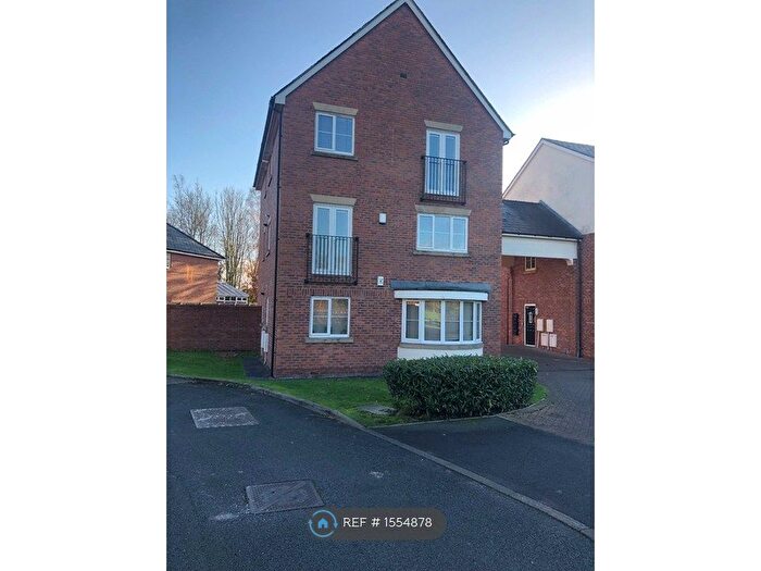 2 Bedroom Flat To Rent In Neapsands Close, Fulwood, Preston, PR2